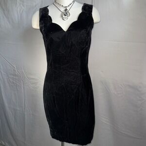 VTG Black Velour Scalloped Neck Sleeveless Sheath Dress Size 6 party whimsigoth